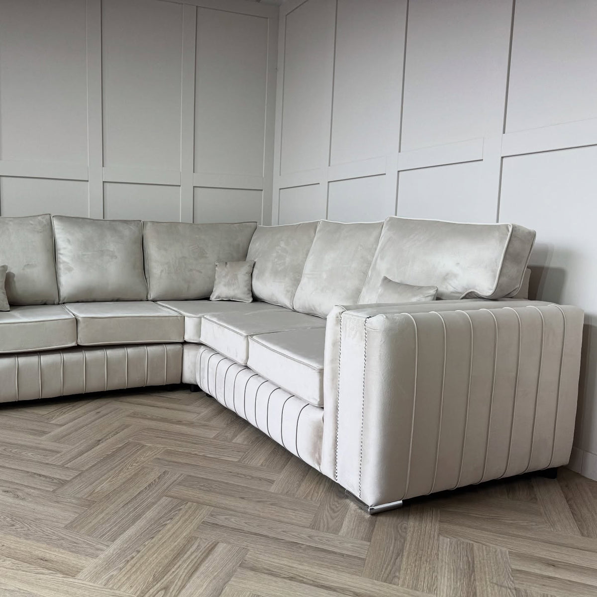 Layla Corner Sofa – Velvet Sofa in Multiple Colours