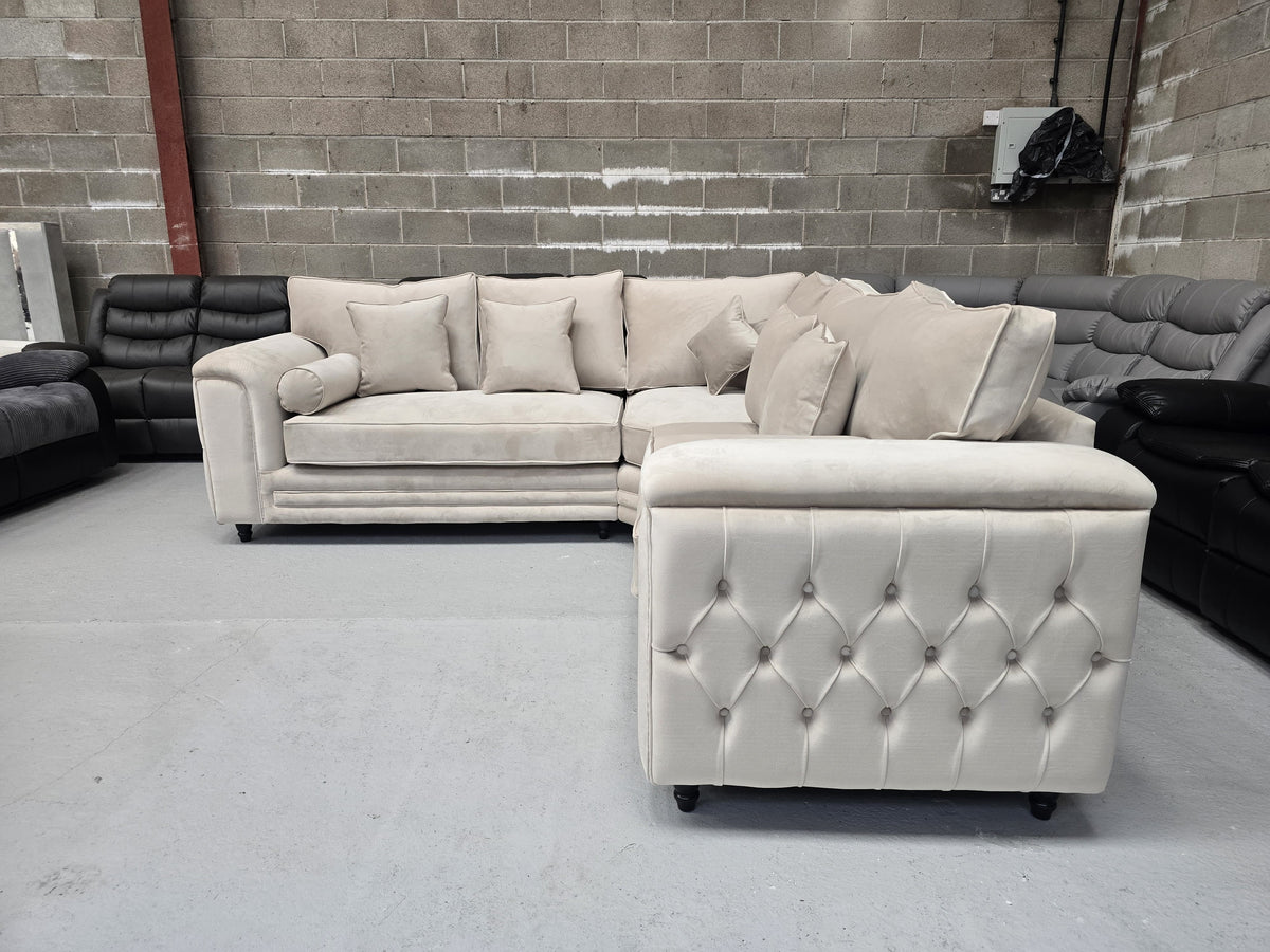 Zara Chesterfield Corner Sofa – Cream Plush Fabric